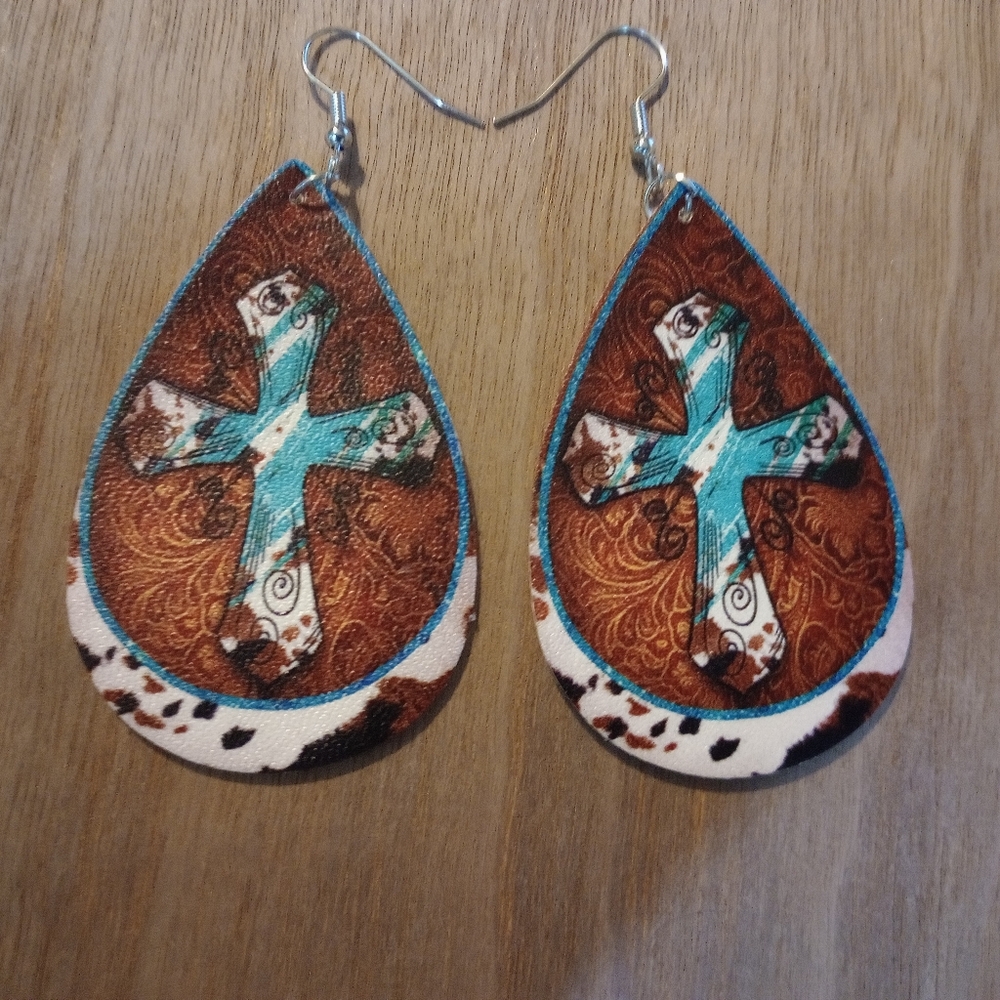 Western style cross tear drop earrings - Picture 5 of 5
